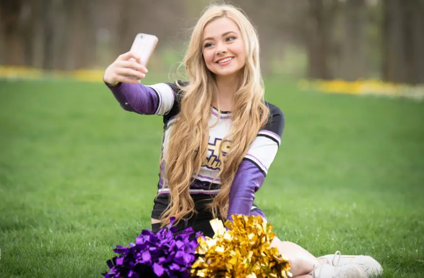 Cheer Photo Poses: 5 Tips and Tricks for Picture-Perfect Shots